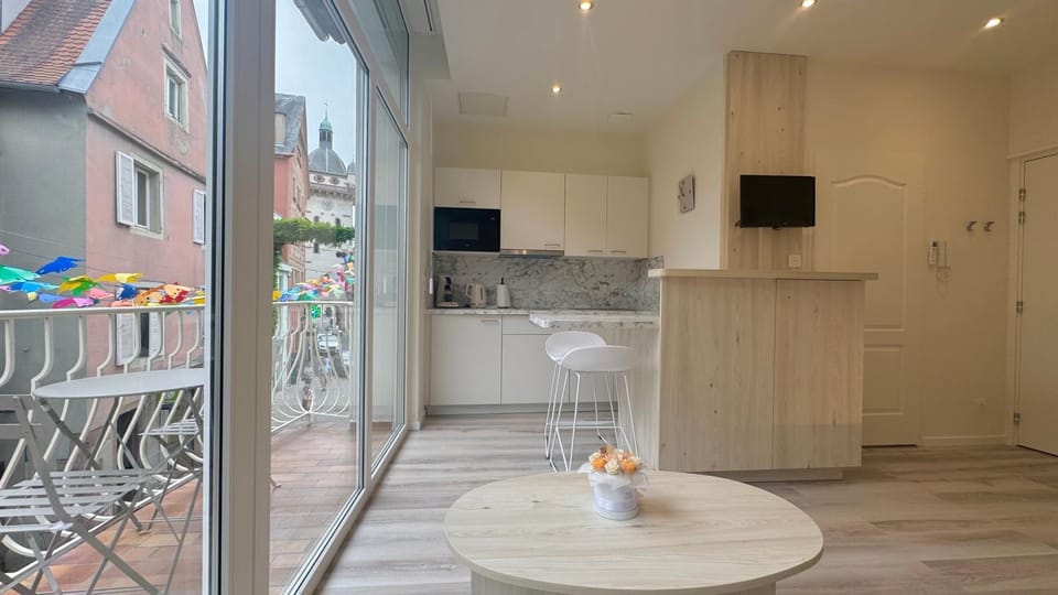 TV and multimedia, Dining area, microwave