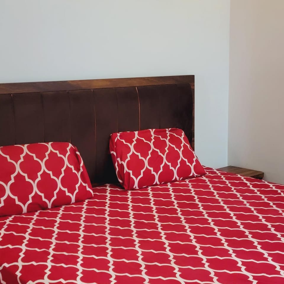 Deluxe Inn Guest House Bed and Breakfast in Karachi