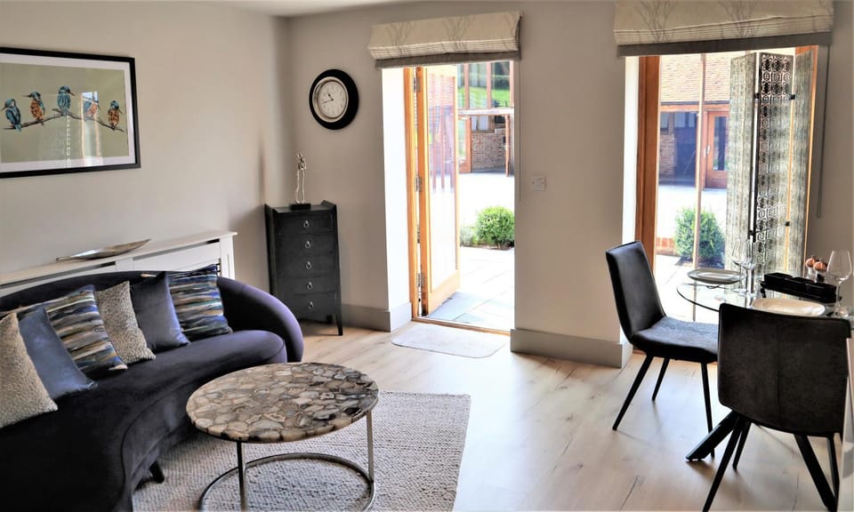 Lounge or bar, Dining area