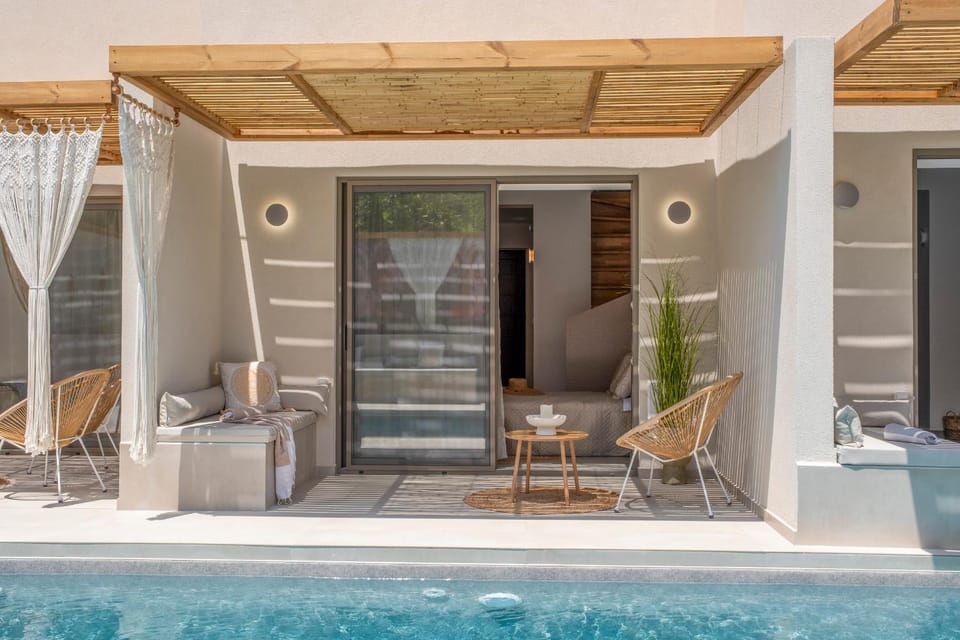 Aladdin Luxury Suites With Shared Pool Apartment in Crete