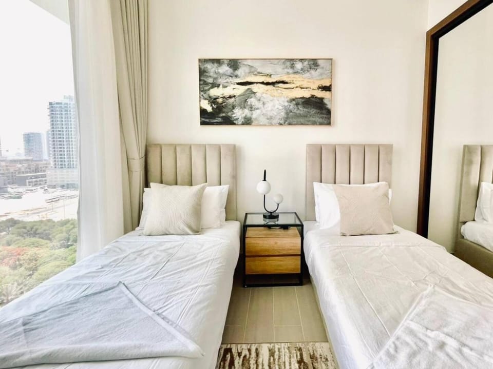 Elevated 2br Elegance Dip Pool, Parking And Gym! Apartment in Dubai