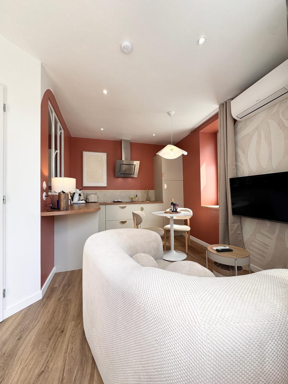 Kitchen or kitchenette, Living room