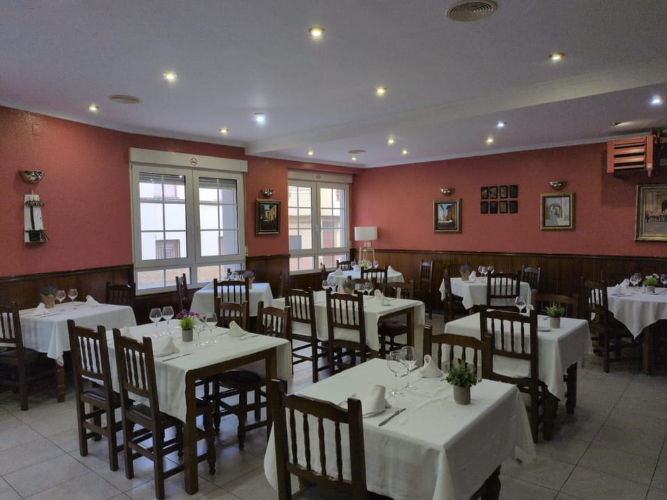 Restaurant/places to eat, Banquet/Function facilities
