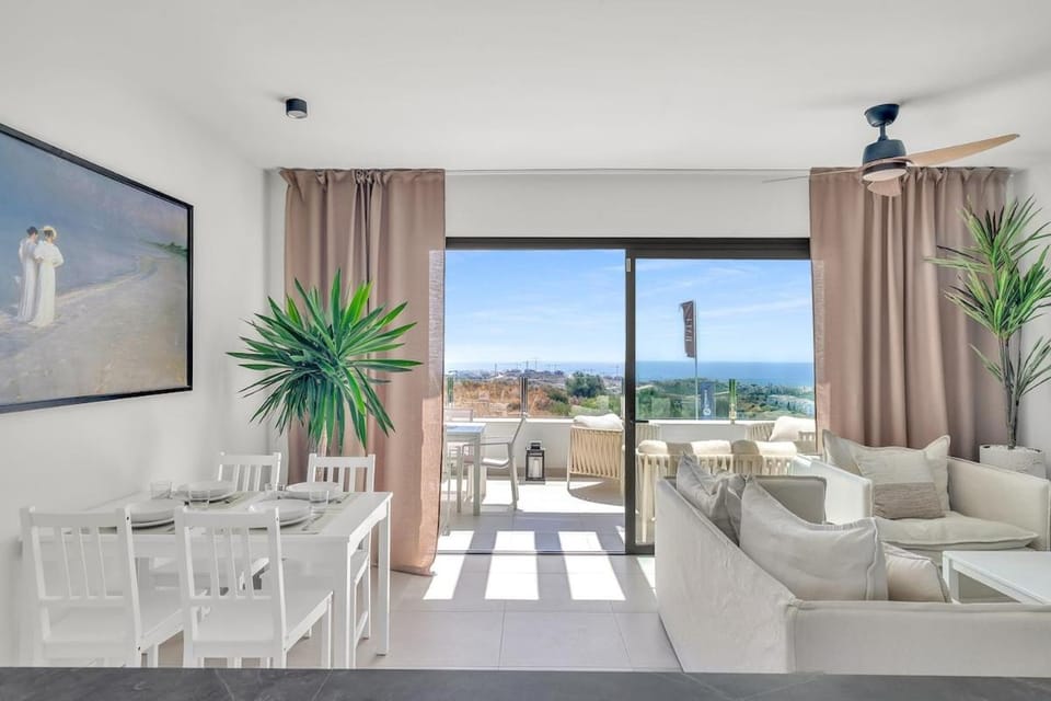 Seating area, Dining area, Sea view