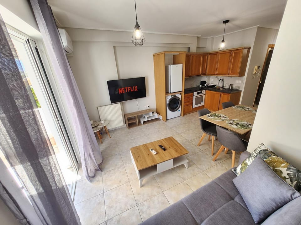 TV and multimedia, Kitchen or kitchenette, Living room, Seating area, Dining area, Evening entertainment, oven, stove