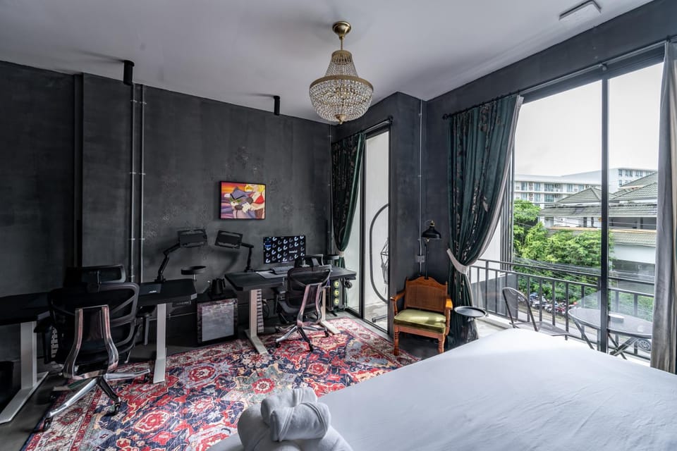 Bed, TV and multimedia, View (from property/room), Balcony/Terrace