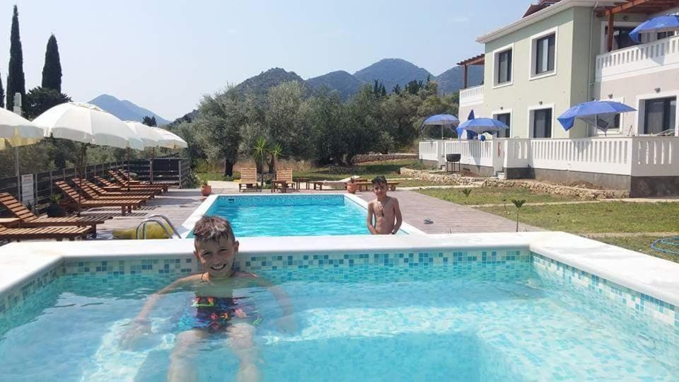 Golden Sun Villas Apartment hotel in Peloponnese, Western Greece and the Ionian