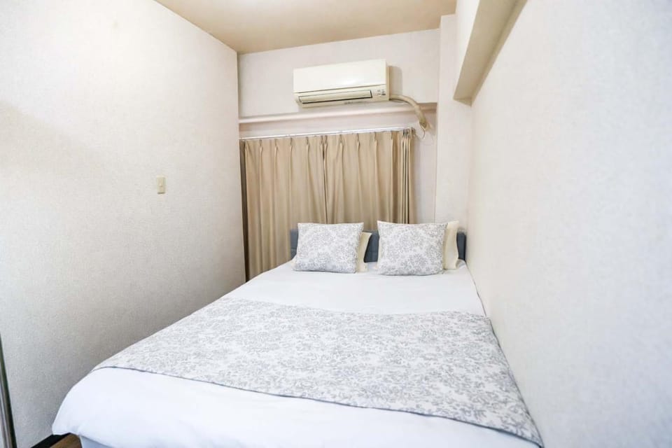 Bed, Photo of the whole room, Bedroom, air conditioner