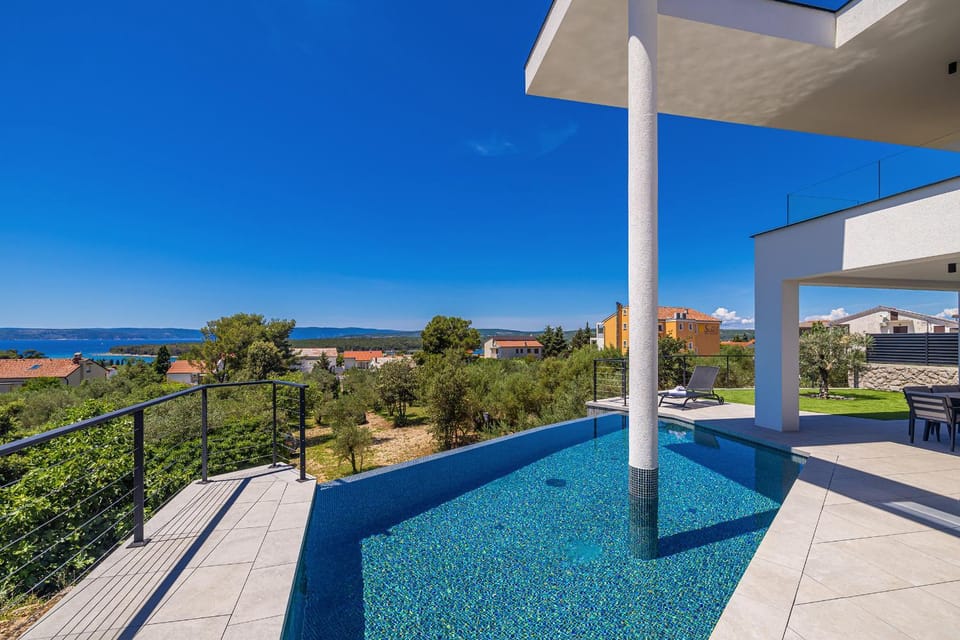 Day, Natural landscape, View (from property/room), Balcony/Terrace, Pool view, Sea view, Swimming pool