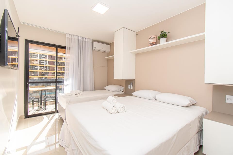 Bed, TV and multimedia, Photo of the whole room, Bedroom, air conditioner