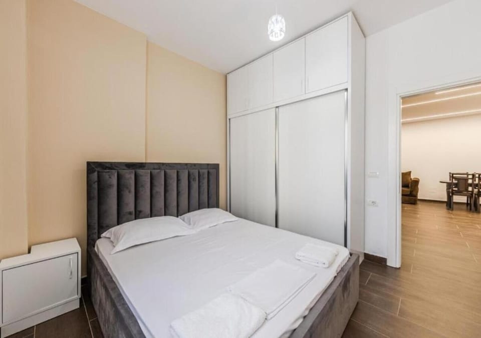 Bed, Photo of the whole room, Bedroom, wardrobe