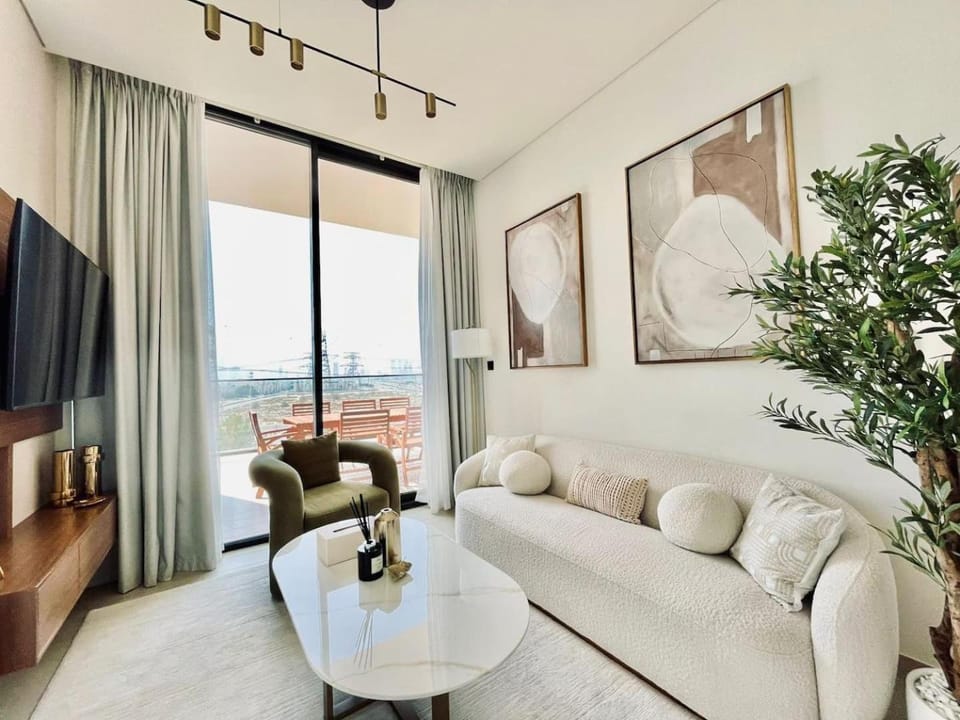Sun Deck & Sleek Lap Pool Free Gym And Parking! Apartment in Dubai