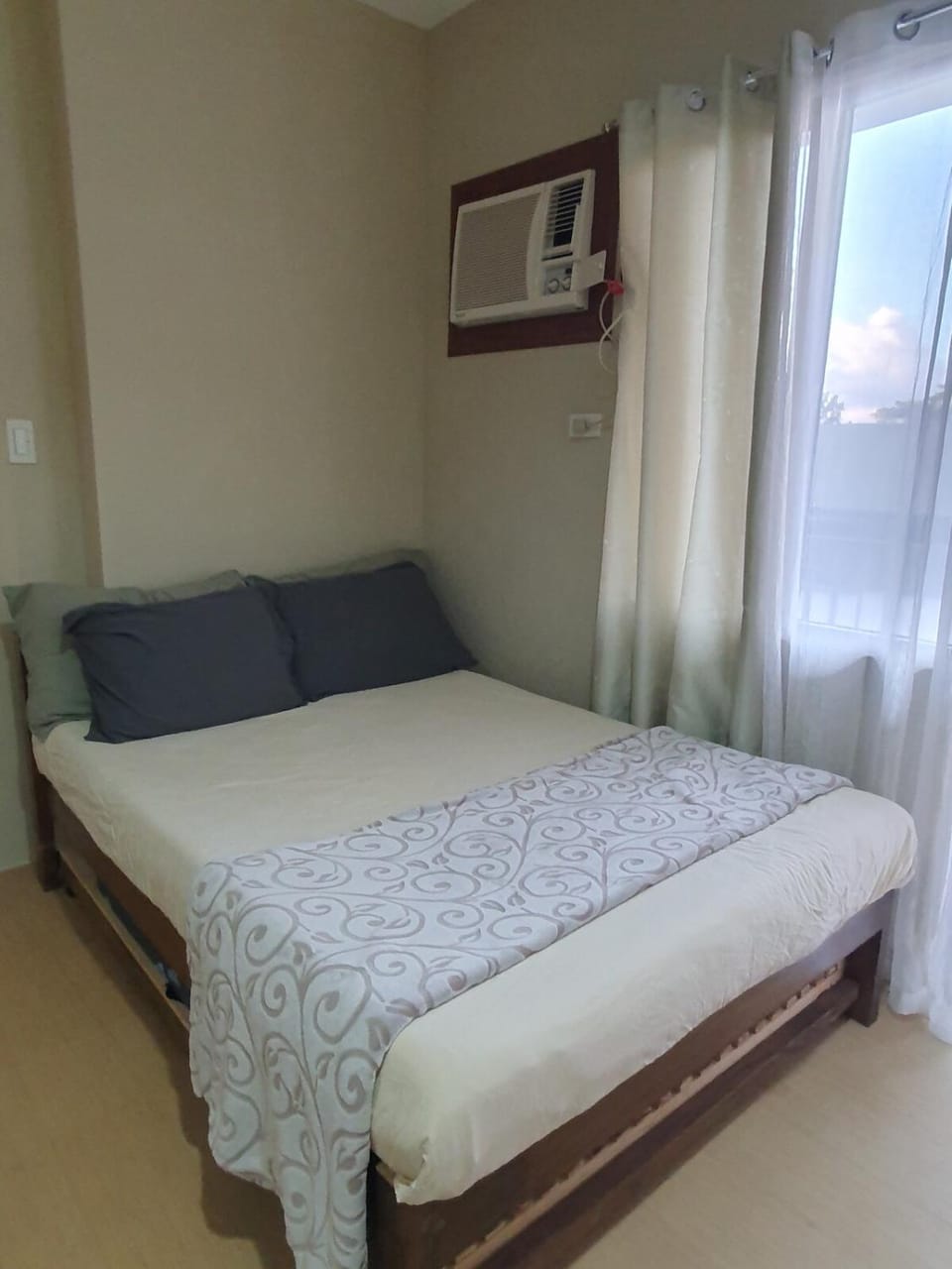 Studio Condo Unit with Balcony Avida IT Park Apartment in Lapu-Lapu City