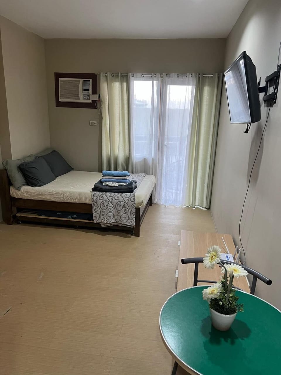 Studio Condo Unit with Balcony Avida IT Park Apartment in Lapu-Lapu City