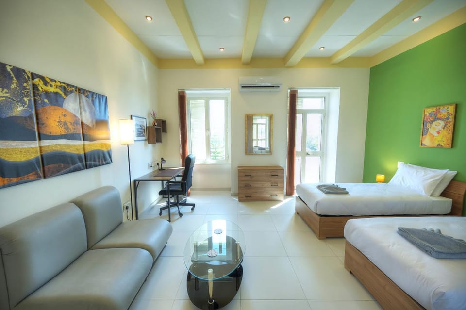 Britannia Suites, charming 2 bedroom flat JCAS2 Apartment in Malta
