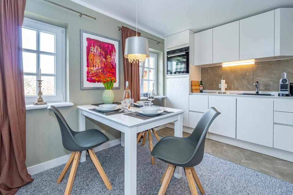 Property building, Kitchen or kitchenette, Living room