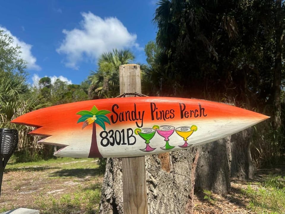 Sandy Pines Perch - Your Indian River Dock Life Base Camp Apartment in Micco