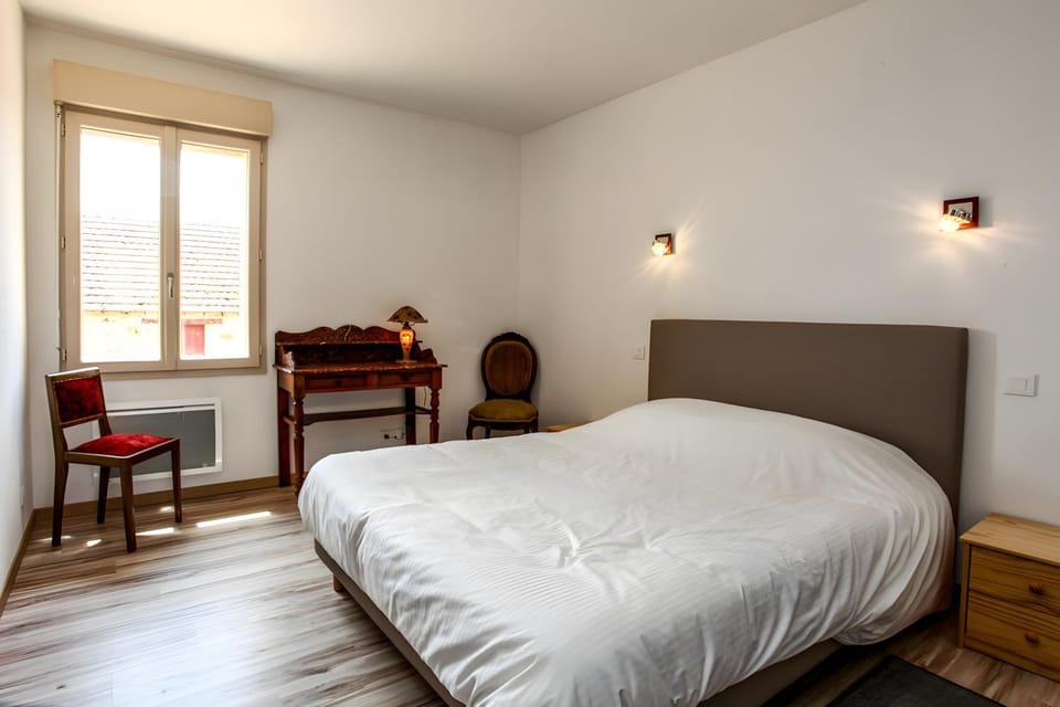 Living room, Bedroom