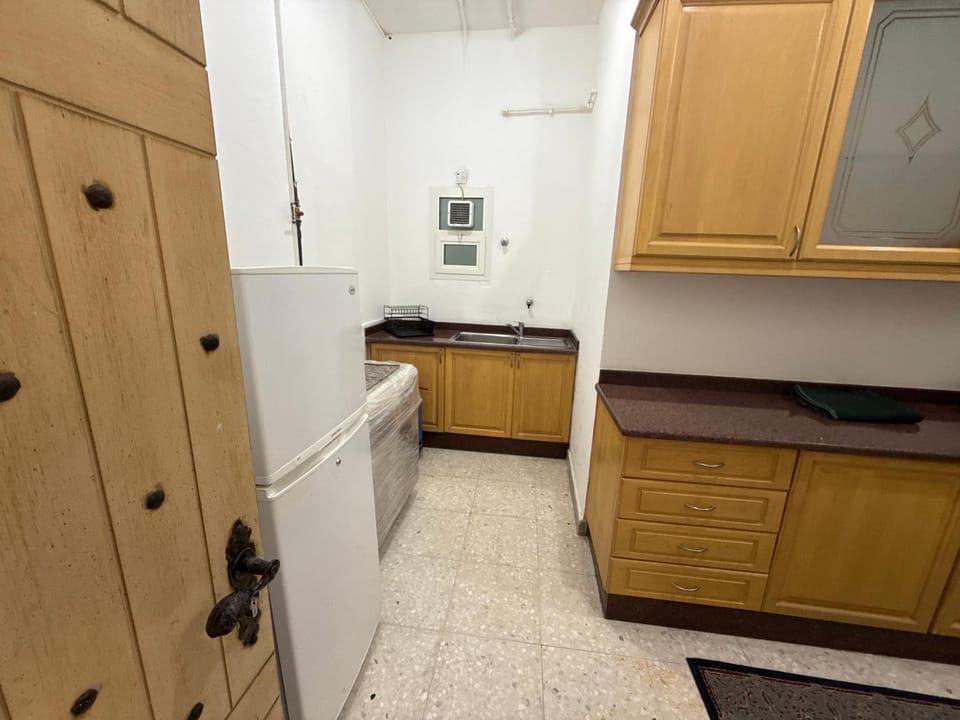Kitchen or kitchenette, oven, stove