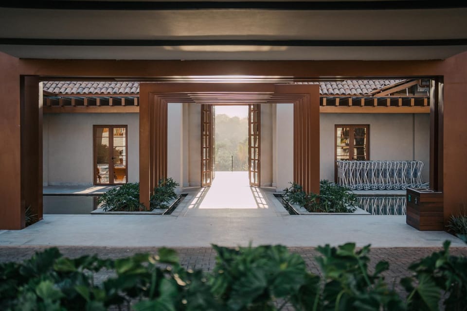 Facade/entrance