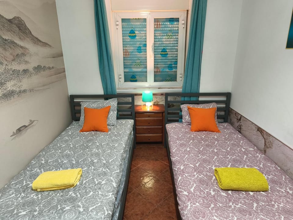 Perfect Room Near Airport 3 Vacation rental in Lisbon