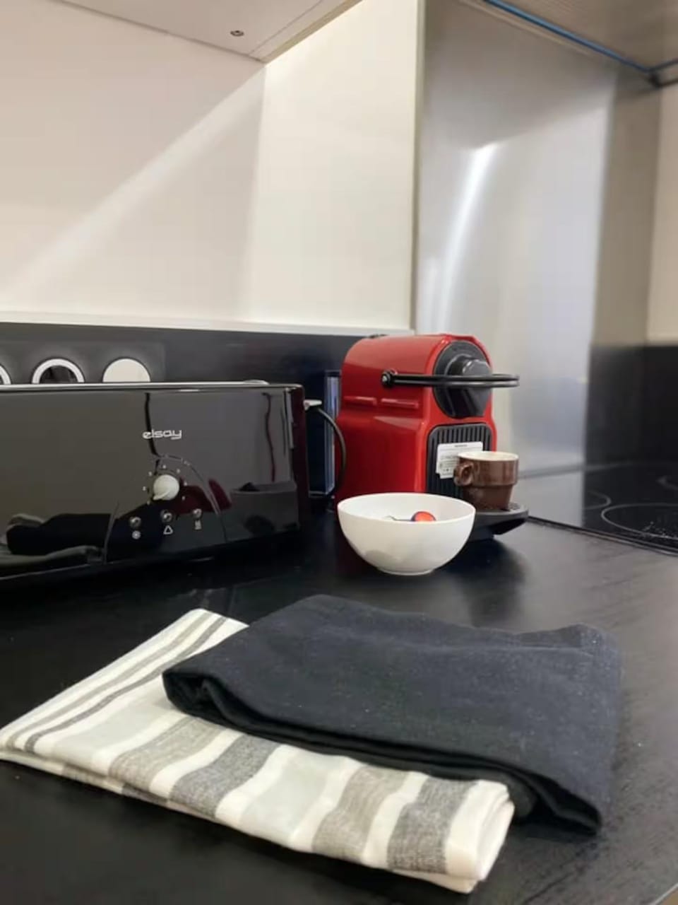 Coffee/tea facilities, toaster