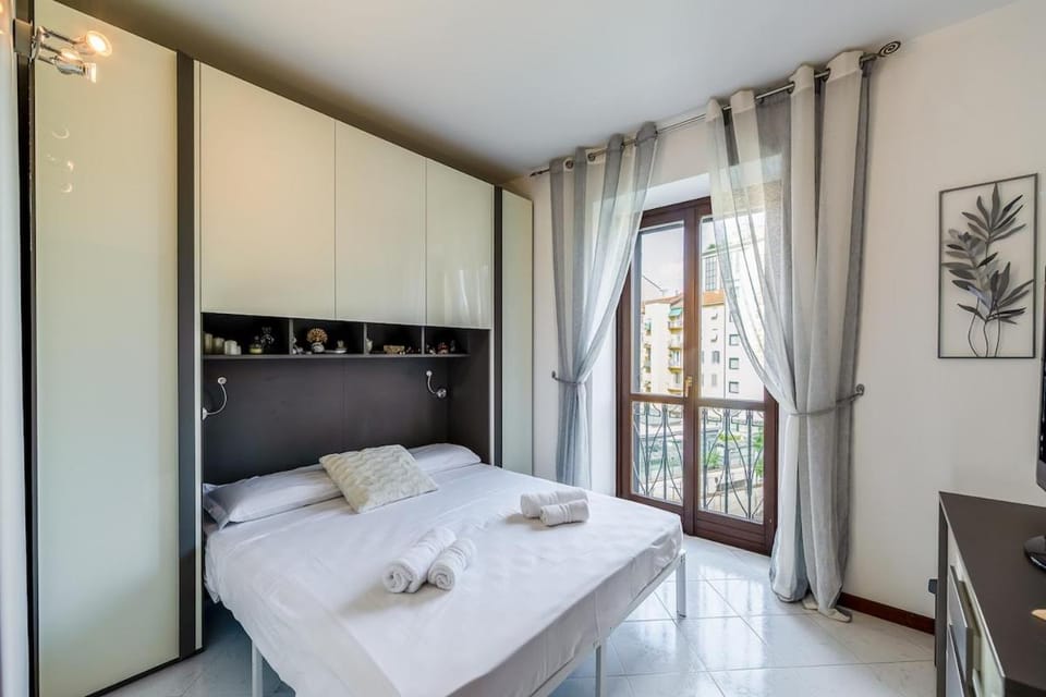 Bed, Photo of the whole room, Bedroom, towels, wardrobe