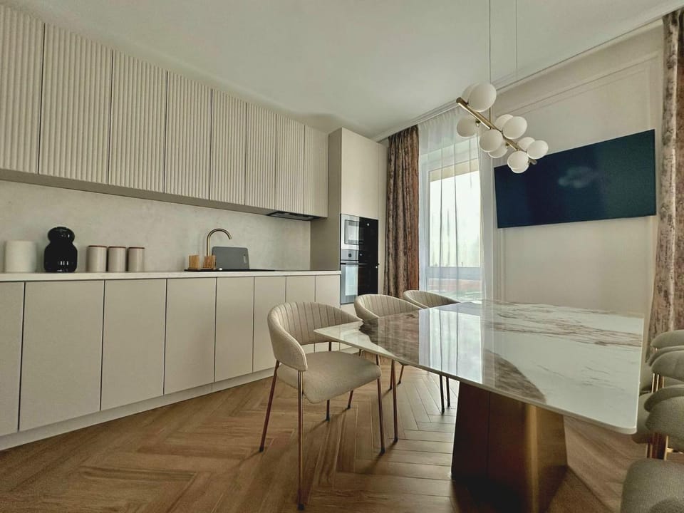 TV and multimedia, Dining area