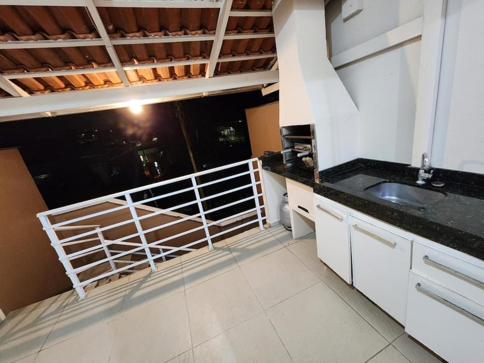 Linda casa perto da BR e do centro House in Joinville