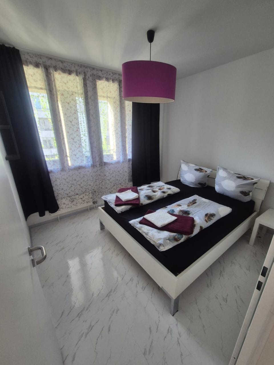 Bed, Photo of the whole room, Bedroom, towels