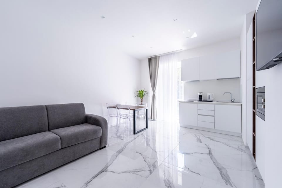 TV and multimedia, microwave, kitchen, air conditioner