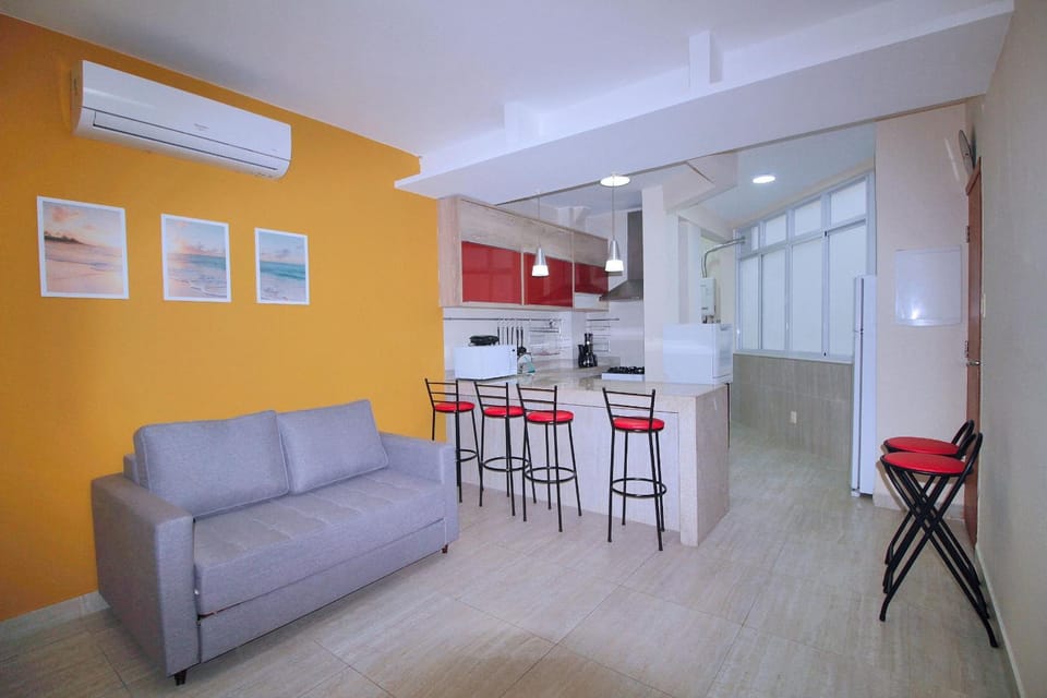 Kitchen or kitchenette, Living room, Seating area, Dining area, minibar, stove