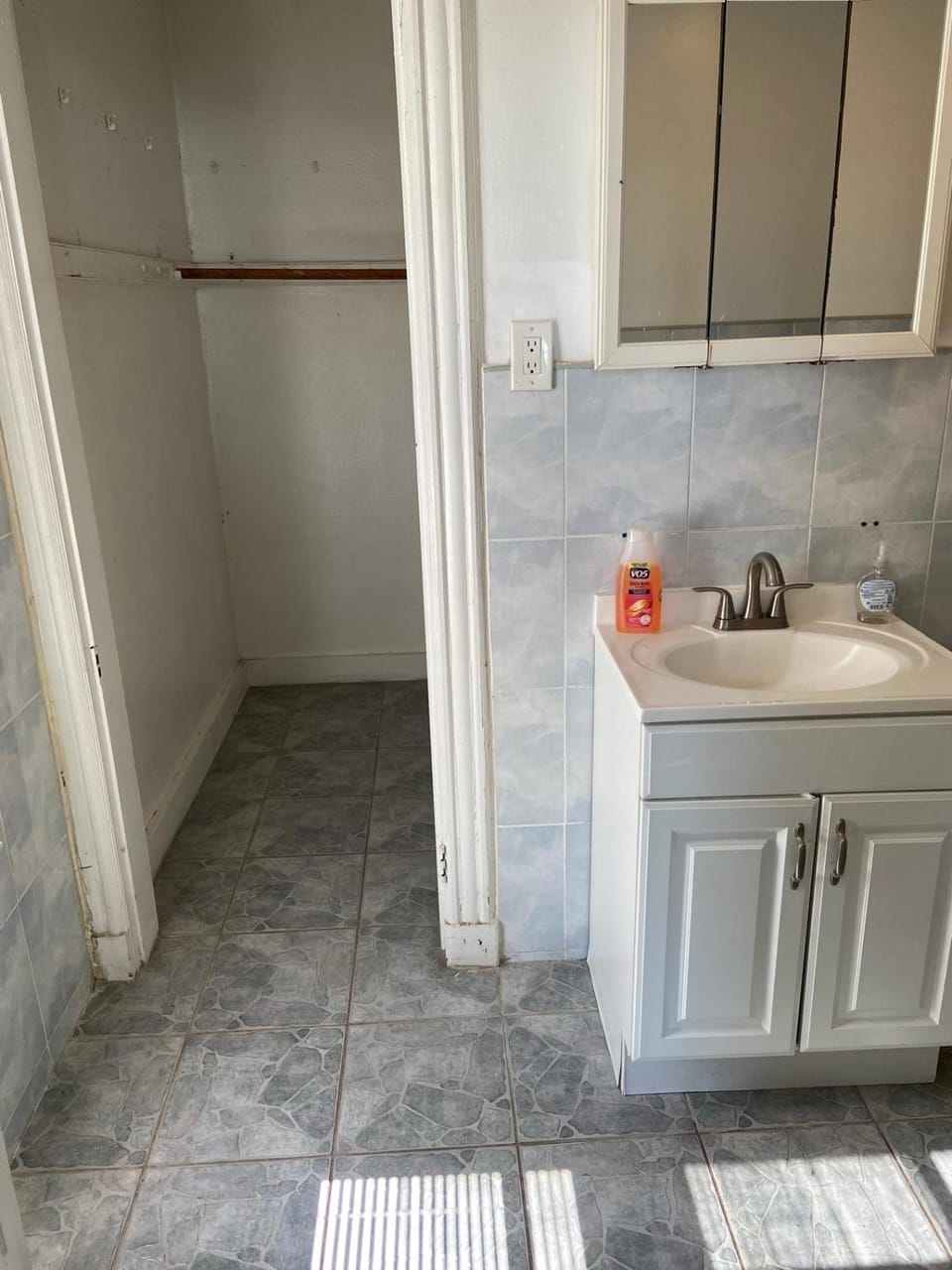 C Jay Homes 6 minutes Walk to Journal square Vacation rental in Jersey City