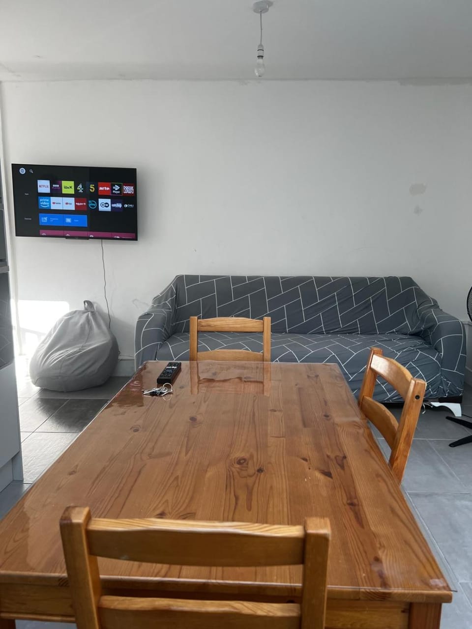 Communal lounge/ TV room