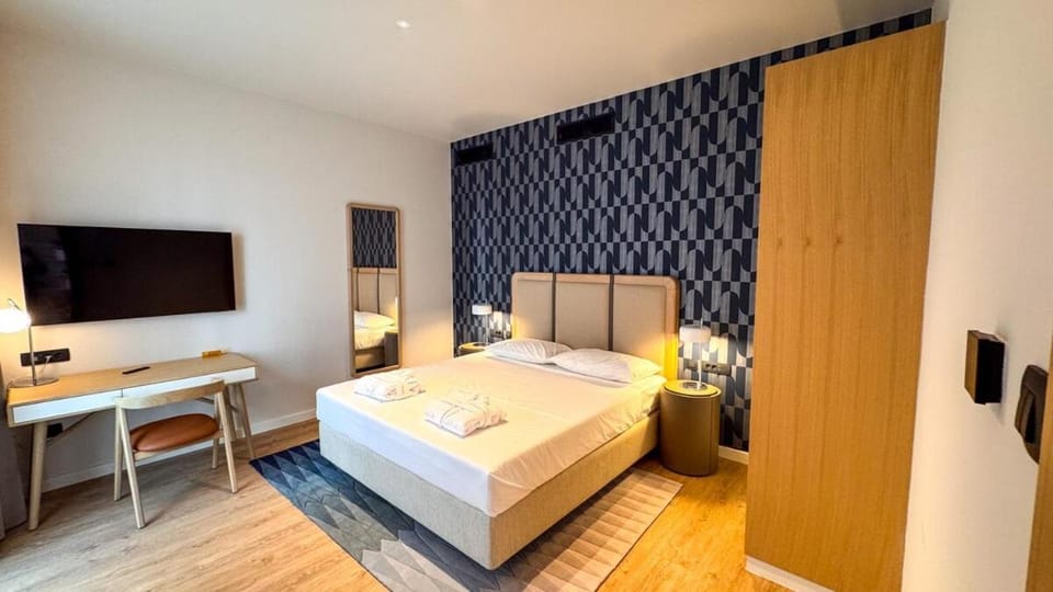 TV and multimedia, Photo of the whole room, Bedroom, wardrobe