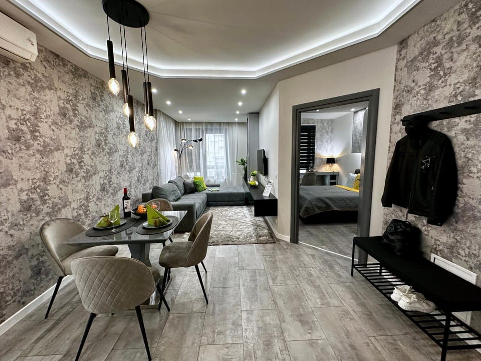 Living room, Seating area, Dining area