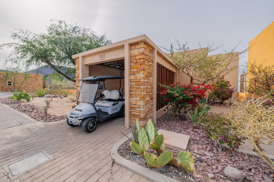 Exclusive 3BR Villa in Puerta Cortés with Jacuzzi, Golf Cart | 18C Villa in Baja California Sur