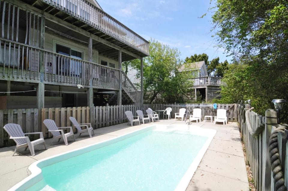 A Dolphins Cove House in Corolla