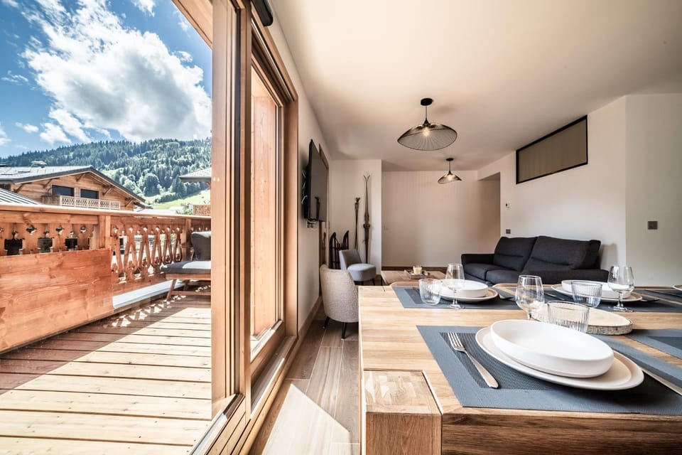 Day, Natural landscape, View (from property/room), Balcony/Terrace, Dining area, Mountain view