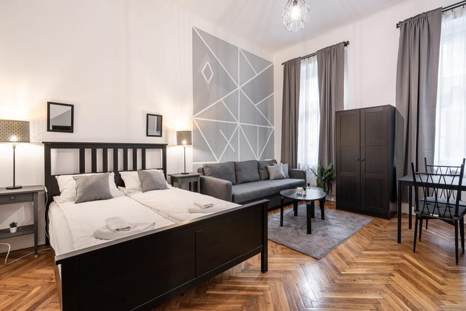 Bed, Living room, Photo of the whole room, wardrobe