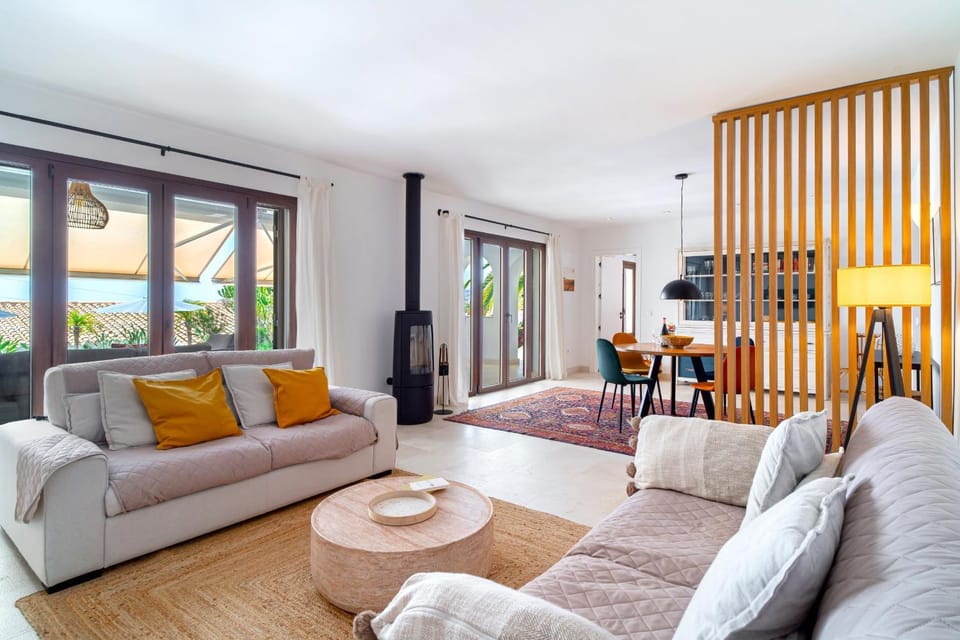 Communal lounge/ TV room, Living room