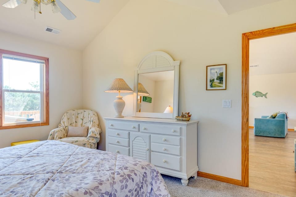 A Parrots Perch House in Corolla