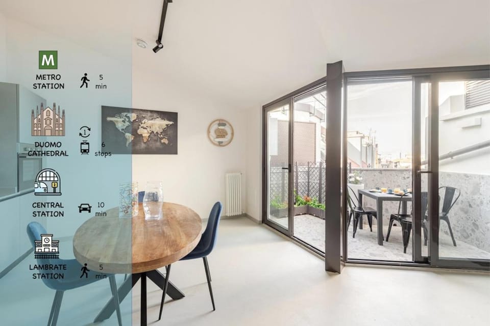 Luxury Elegant Penthouse 2 Bedrooms, 2 Bathrooms Apartment in Milan