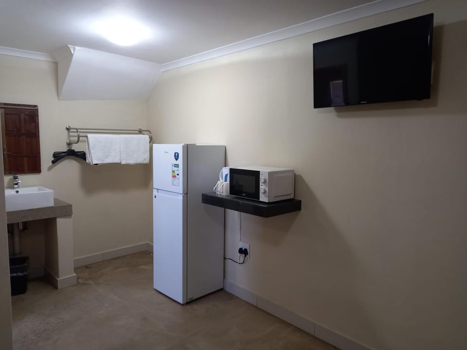 TV and multimedia, Kitchen or kitchenette, microwave