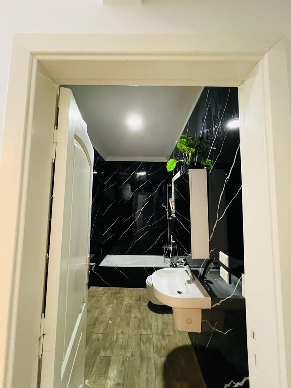 Modern Apartment Near AUC Wi-Fi and AC Apartment in New Cairo City