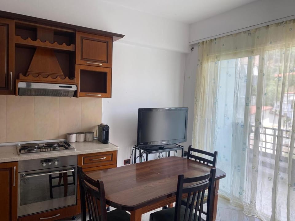 TV and multimedia, Kitchen or kitchenette, Dining area, oven