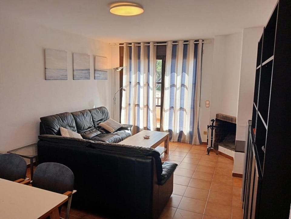 Penthouse at Ducat de l'Escala with nice views Apartment in L'Escala
