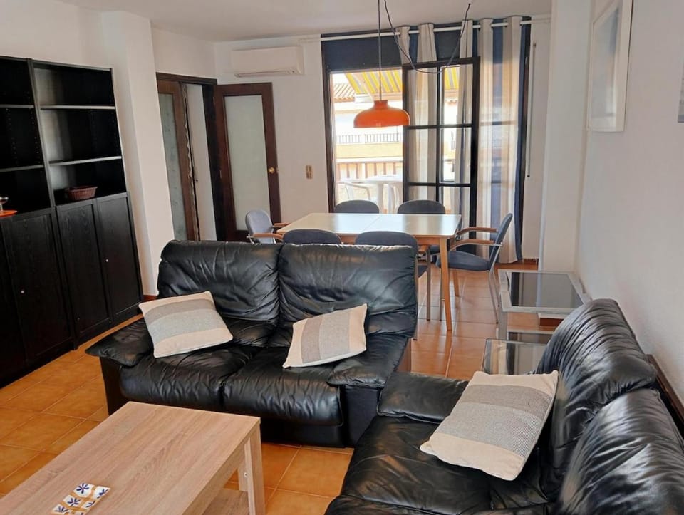 Penthouse at Ducat de l'Escala with nice views Apartment in L'Escala