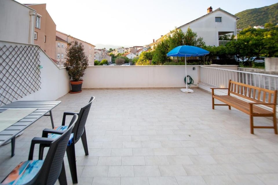 Wolfs Terrace Apartment in Kotor Municipality