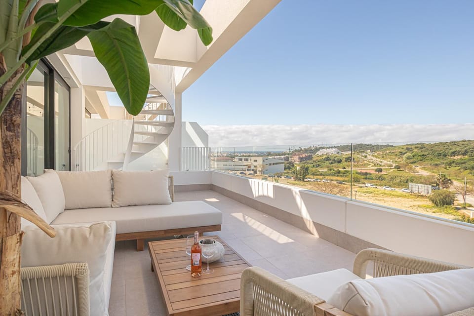 Patio, Day, Natural landscape, Solarium, View (from property/room), Balcony/Terrace, Balcony/Terrace, Seating area, Mountain view